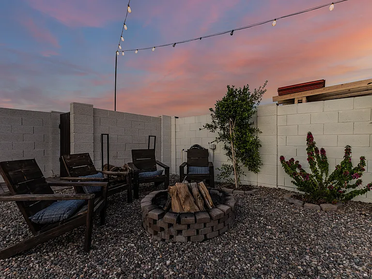 2200 N Los Altos Dr — Photo 9