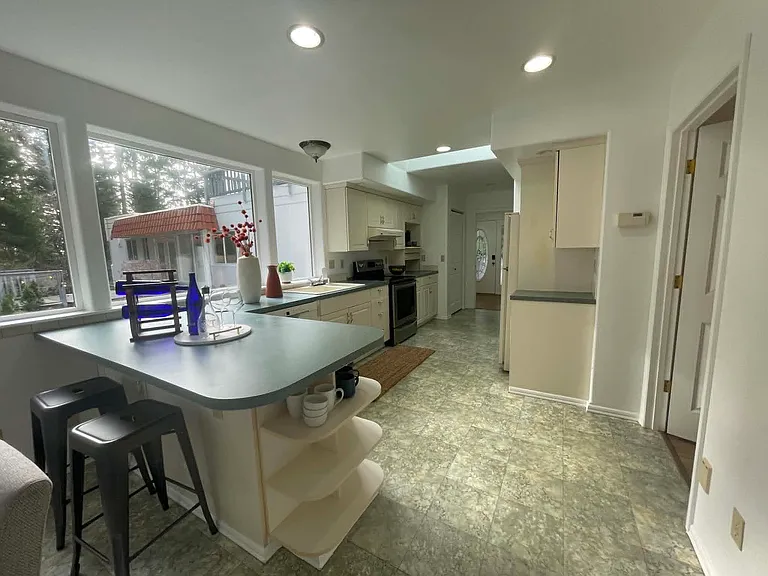 2802 122nd Pl NE — Photo 3