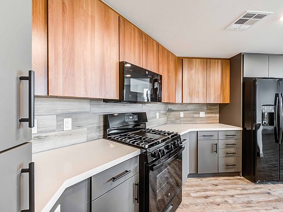 2nd image of 17350 Humphreys Pkwy #1107