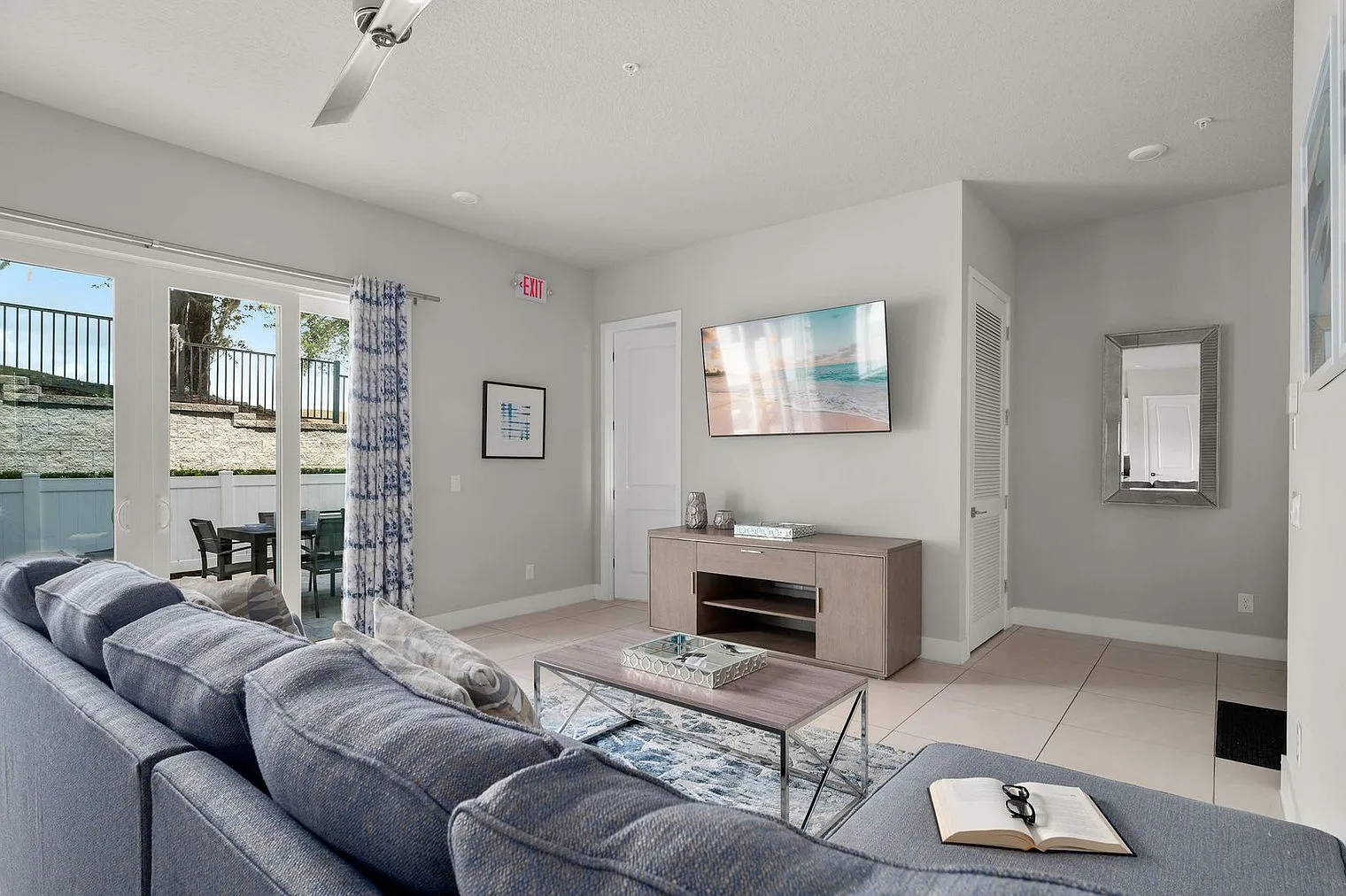 3 bed, 2.0 bath, 2572 sqft, $5,934 — Photo 1