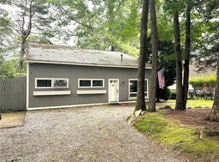 190 Indian Trl, Glocester, RI 02814