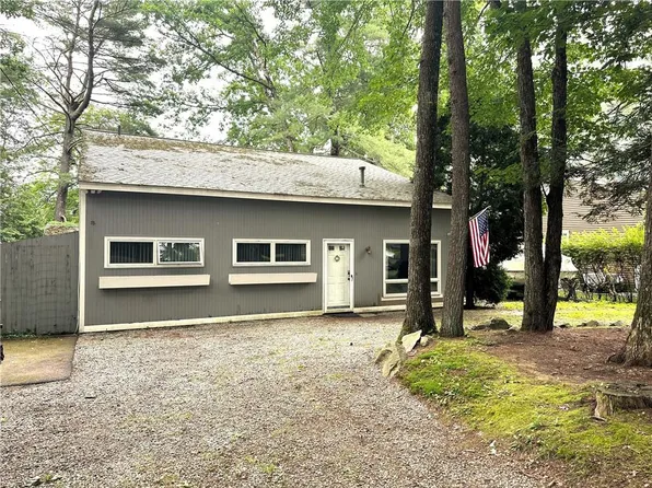 190 Indian Trl, Glocester, RI 02814