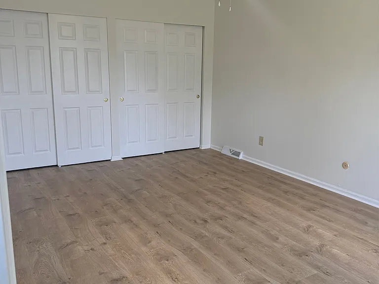 507 Lovers Ln — Photo 7