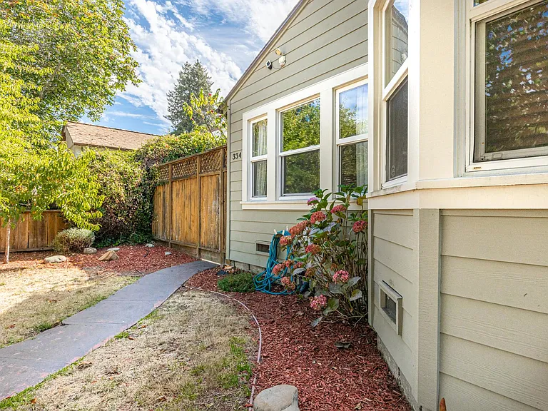 334 San Juan Ave — Photo 30