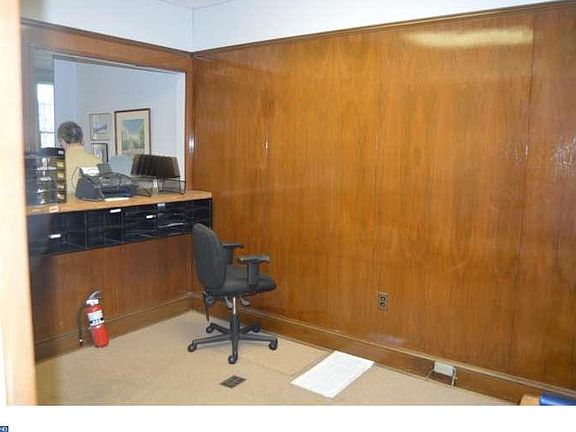 5th image of 125 E Lehigh Ave