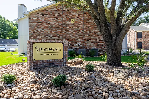Stonegate Apartments Photo 1
