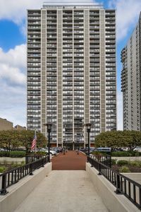 5733 N Sheridan Rd APT 28B, Chicago, IL, 60660