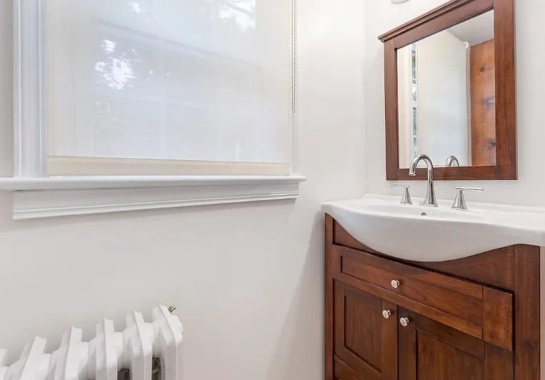 Convenient second full bathroom, keeping the morning rush stress-free for everyone.