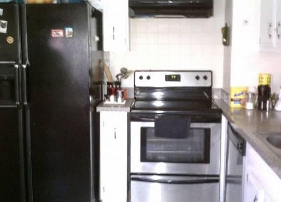 All stainless steal appliances have been added! Sorry no updated picture yet.