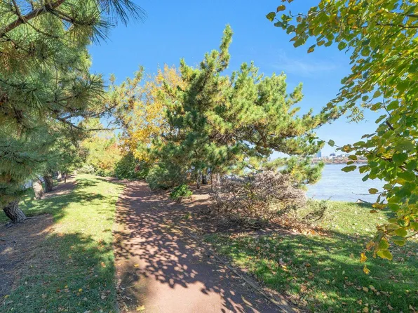 1077 River Road image 32 of 33