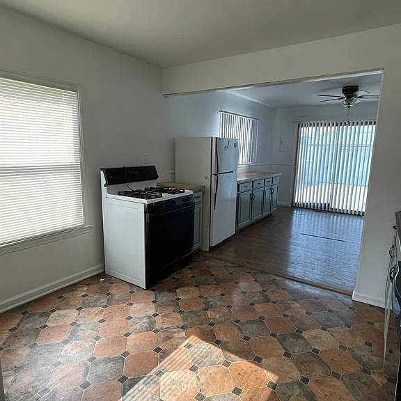 5645 Fenton St — Photo 6