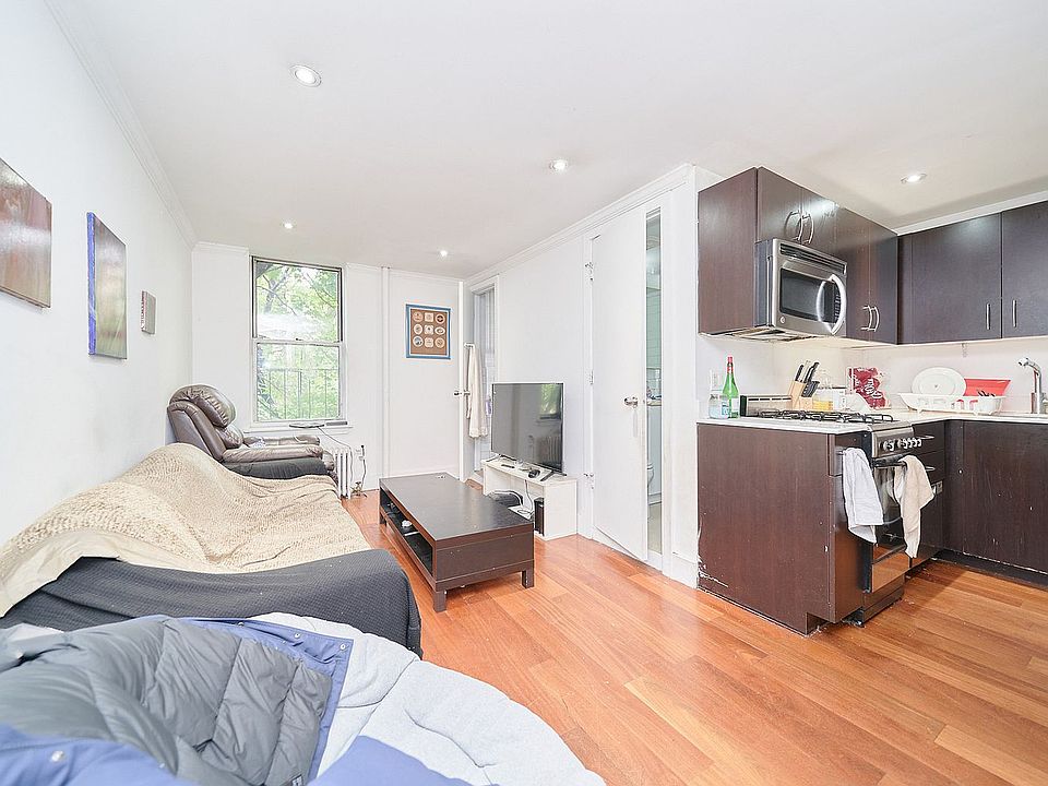 1st image of 199 E 4th St APT 3