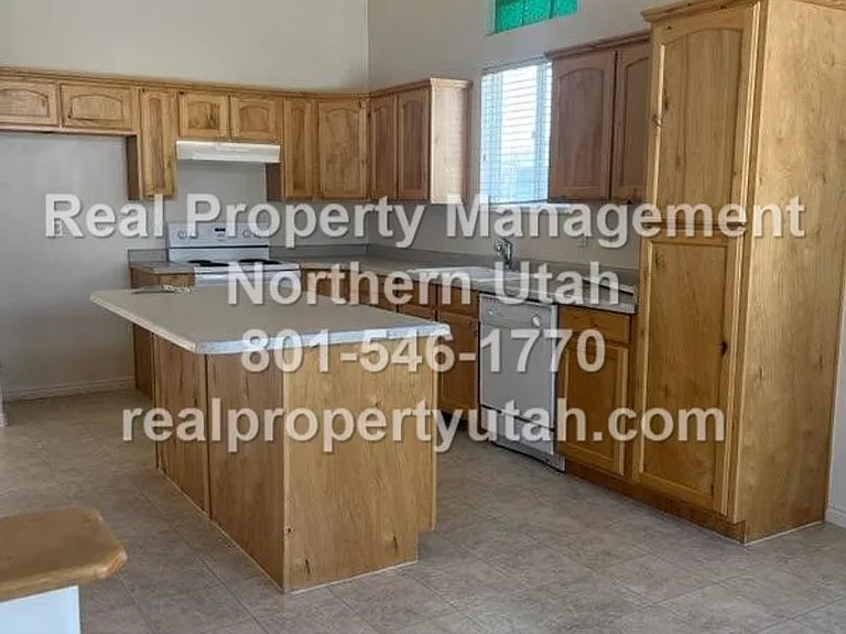 3120 W 525 N — Photo 13