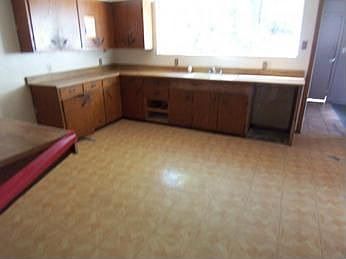 2nd image of 805 Buchanan St