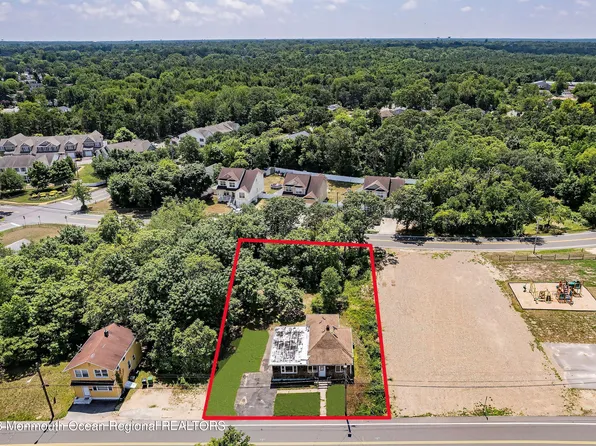 23 Center Street, Toms River, NJ 08757