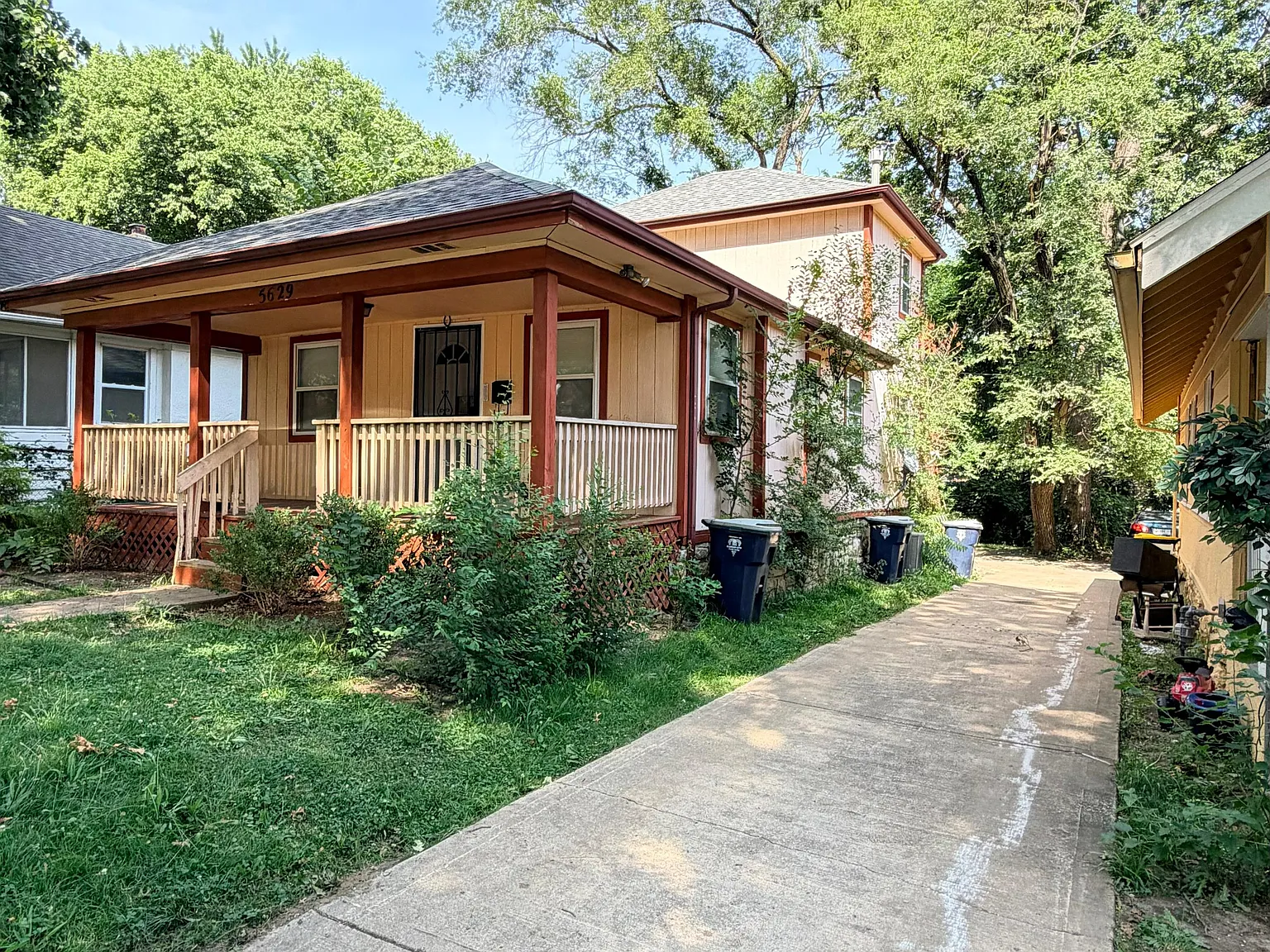 3 bed, 1384 sqft, $1,599 — Photo 2