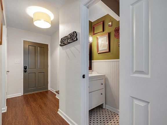 3rd image of 1828 Fernando Ln