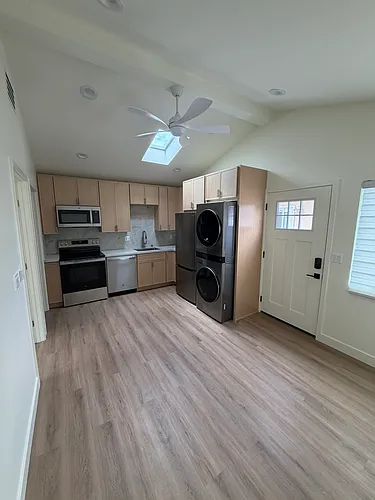 8472 San Carlos Way #B Photo 1