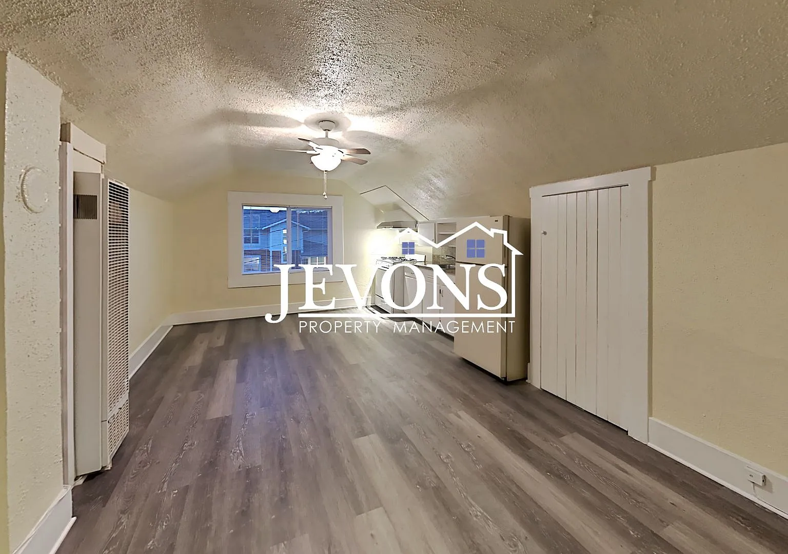 1-bedroom apartment located near Auburn Station and Walmart with on-site laundry available — Photo 4