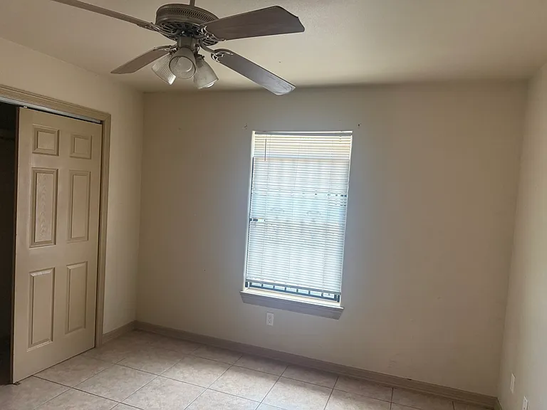 215 W Sprague St #2 — Photo 3