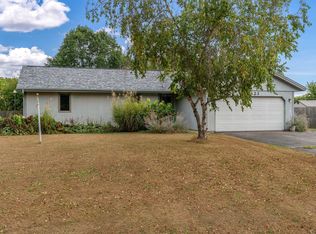 11423 Cedarbrook Rd, Roscoe, IL 61073