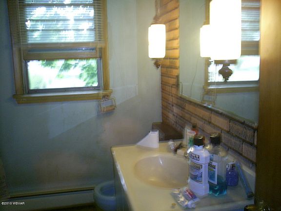 4th image of 1820 Whitford Ave S