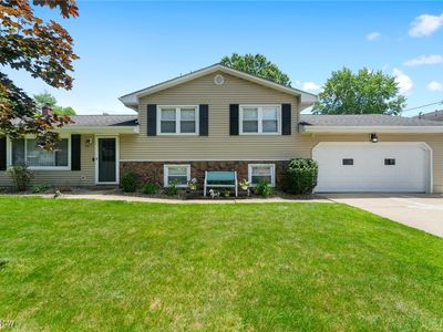 149 Country Green Dr, Youngstown, OH, 44515