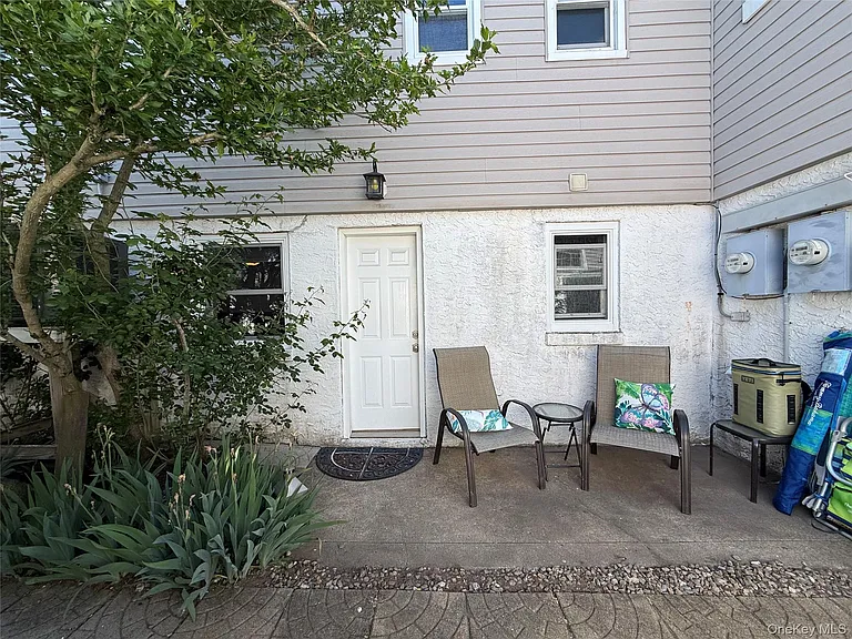 560 W Chester St #LOWER — Photo 12