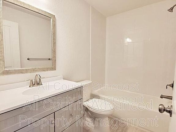 4th image of 1267 Park St
