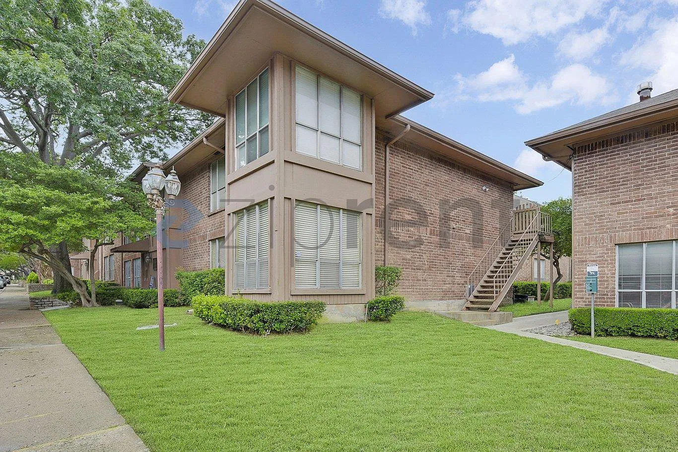 2 bed, 1141 sqft, $1,800 — Photo 2