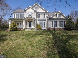 8638 Dogwood Ln, Fairfax, VA 22031