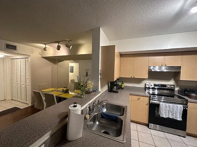 615 Villa Cir — Photo 6