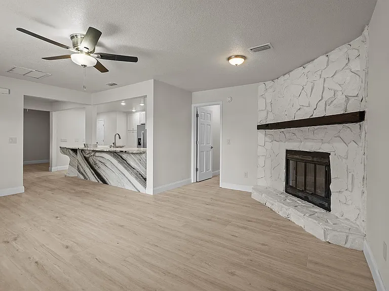 202 Gerona Rd — Photo 5