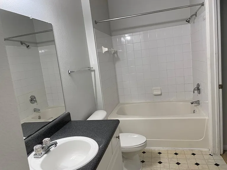 8848 Villa View Cir #303 — Photo 4