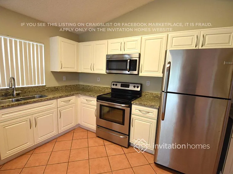 16565 NW 6th St — Photo 7