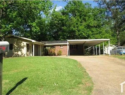 2920 Kentwood Dr