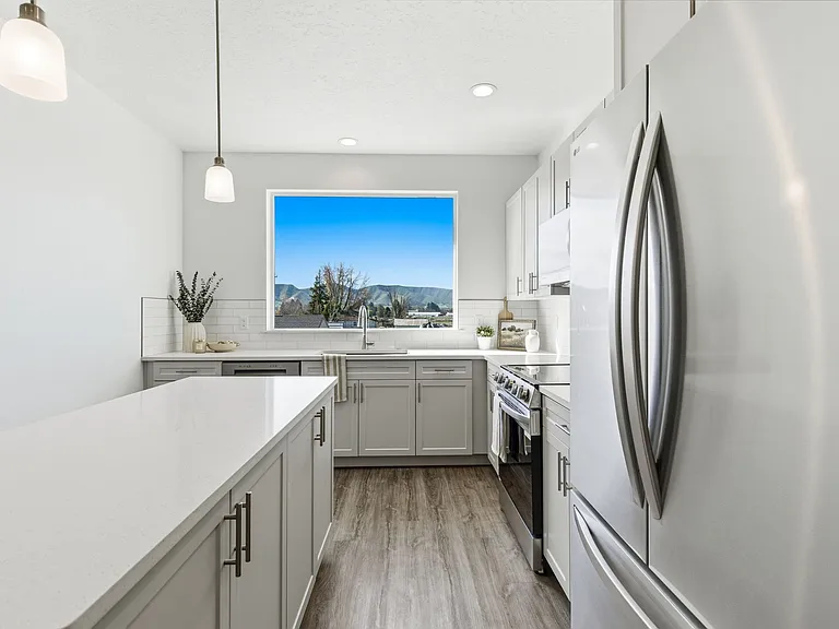 510 Diamond Ln — Photo 12