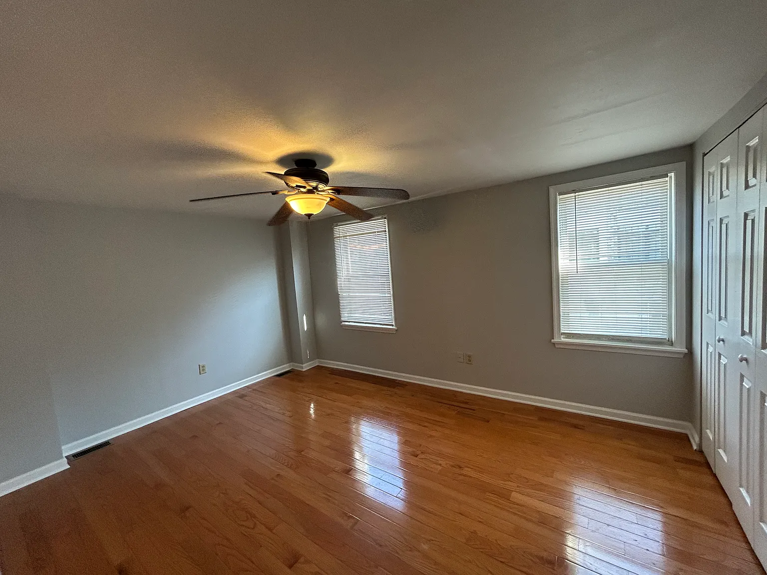 4 bed, 1.5 bath, 1343 sqft, $3,100 — Photo 4