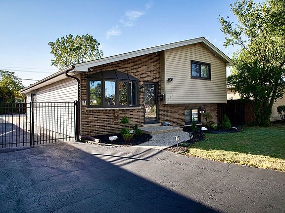 2nd image of 204 S Iowa Ave