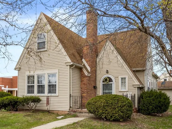 304 E 1st St, Kimberly, WI 54136