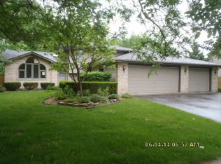 3412 Blandford Ave, New Lenox, IL 60451