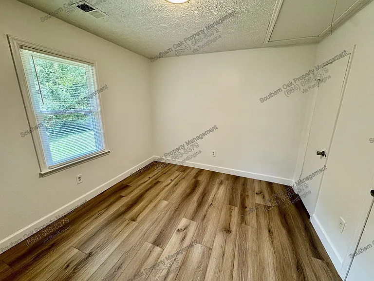 104 Caron Ln — Photo 9