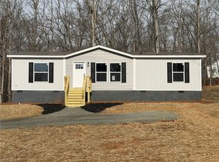 714 Nails Creek Xing, Royston, GA 30662