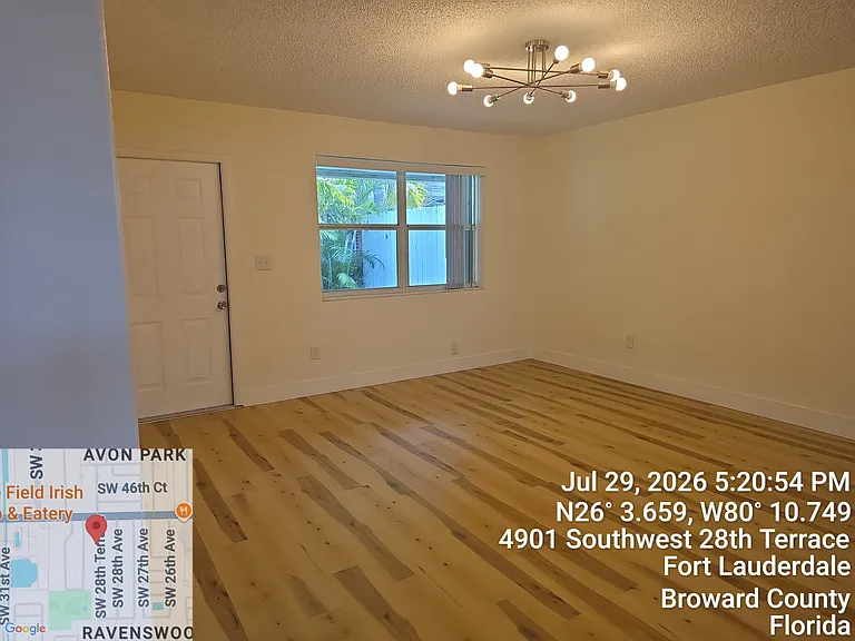 4901 SW 28th Ter — Photo 6