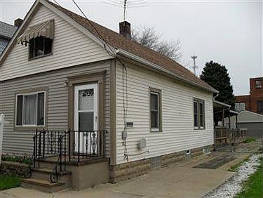 1st image of 1051 E 61st St