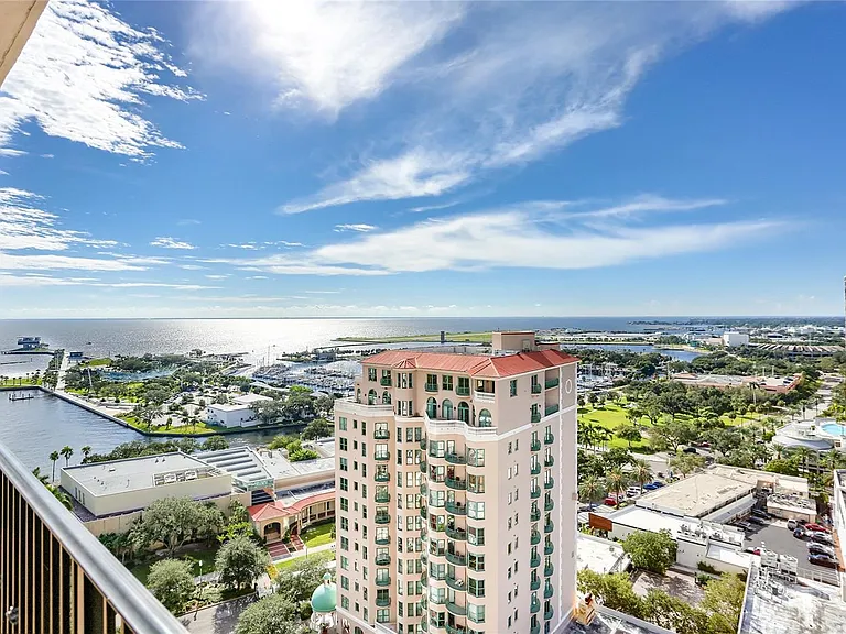 300 Beach Dr NE #1904 — Photo 8