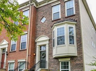 717 Ezzard Charles Dr, Cincinnati, OH