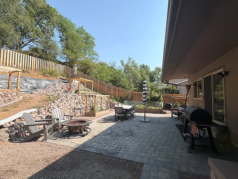 Breckenridge Dr E — Photo 15