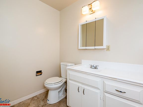 5th image of 856 Gallatin Dr APT 2