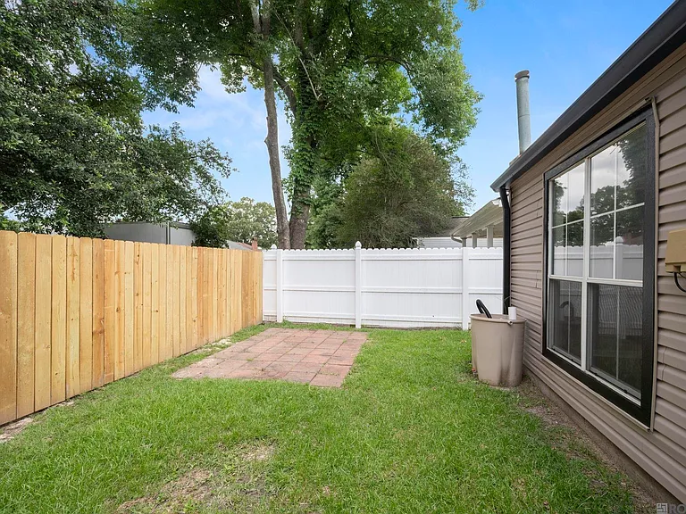 5050 Stumberg Ln — Photo 27